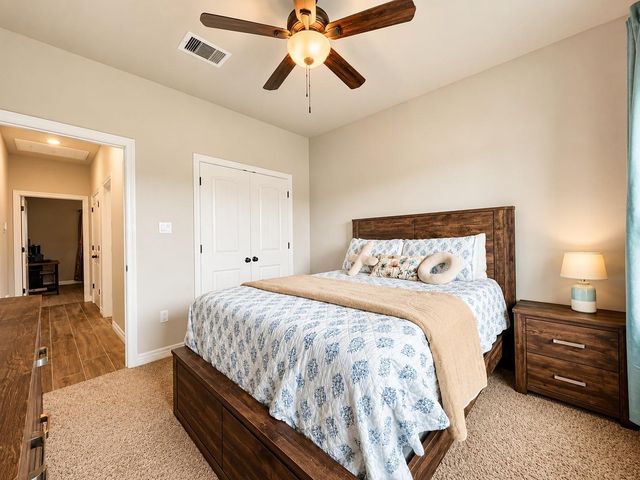 319 Yorktown Avenue, Clute, TX 77531