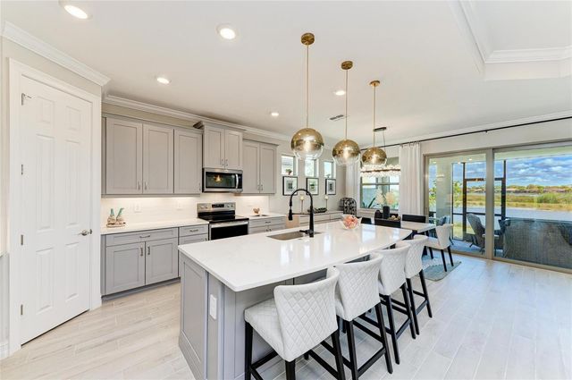 576 RAVELLO BOULEVARD, Nokomis, FL 34275