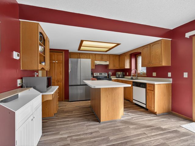 10514 Cherry Creek Road, Fort Wayne, IN 46818