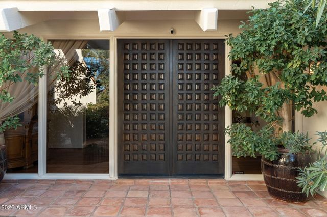 5225 E TURQUOISE Avenue, Paradise Valley, AZ 85253