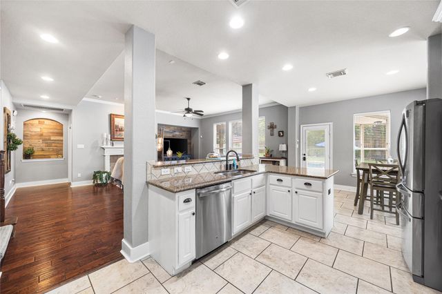 2167 Summit Mist Drive, Conroe, TX 77304