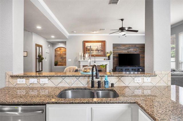 2167 Summit Mist Drive, Conroe, TX 77304