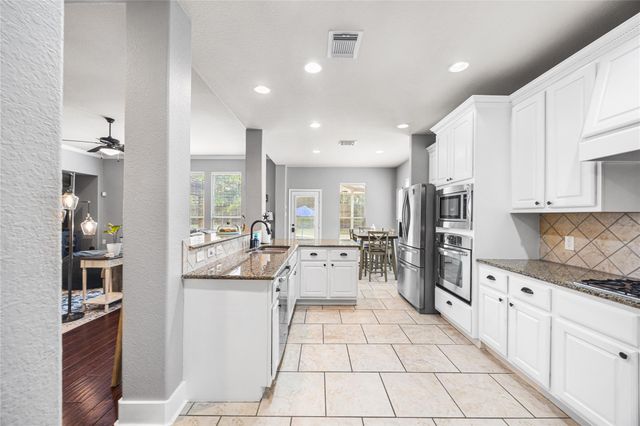 2167 Summit Mist Drive, Conroe, TX 77304