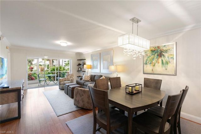 3072 Sandpiper Bay CIR M103, Naples, FL 34112