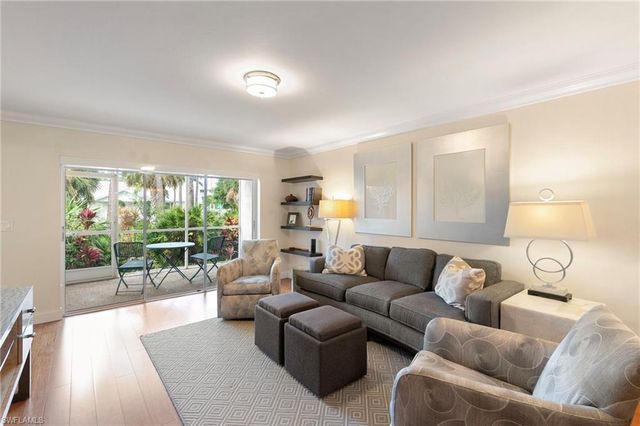 3072 Sandpiper Bay CIR M103, Naples, FL 34112