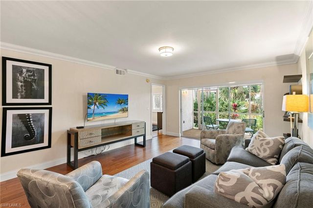 3072 Sandpiper Bay CIR M103, Naples, FL 34112