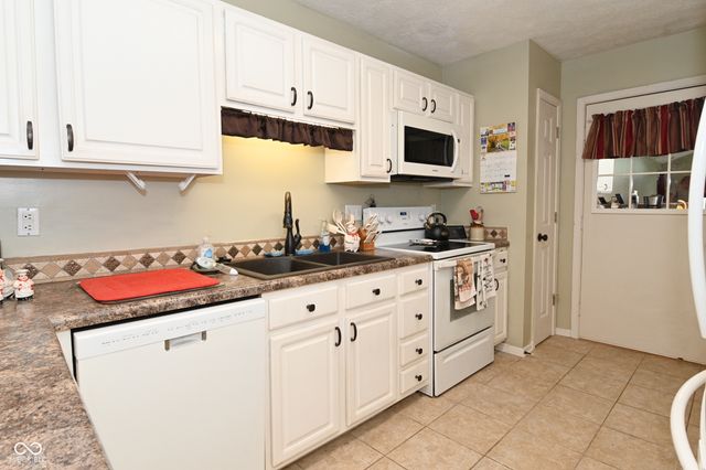 7604 Briarstone Drive, Indianapolis, IN 46227