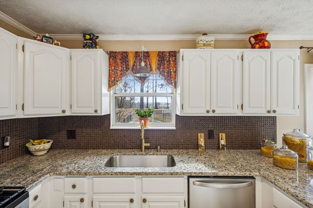 524 Willie Jarvis Rd, Sparta, TN 38583