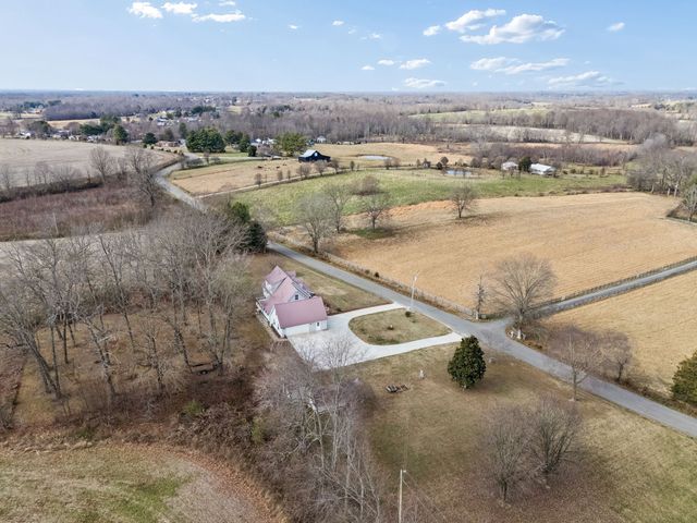 524 Willie Jarvis Rd, Sparta, TN 38583