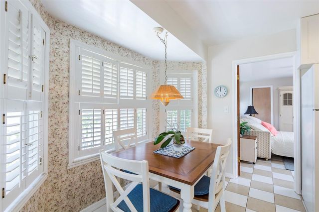 835 49TH AVENUE N, St Petersburg, FL 33703