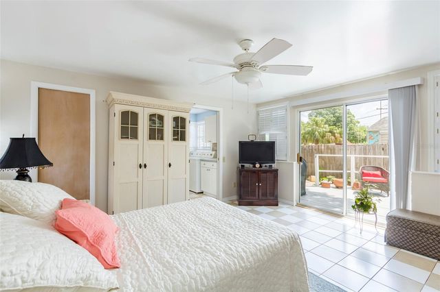 835 49TH AVENUE N, St Petersburg, FL 33703