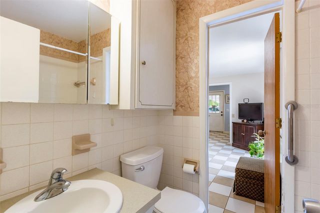 835 49TH AVENUE N, St Petersburg, FL 33703