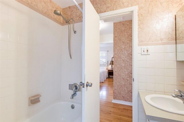 835 49TH AVENUE N, St Petersburg, FL 33703
