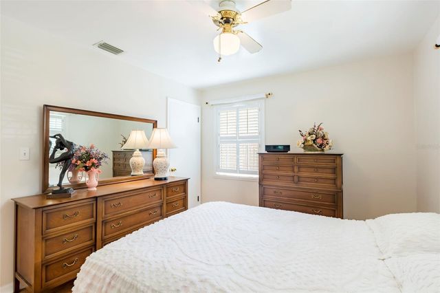 835 49TH AVENUE N, St Petersburg, FL 33703