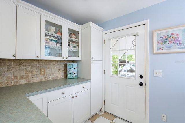 835 49TH AVENUE N, St Petersburg, FL 33703