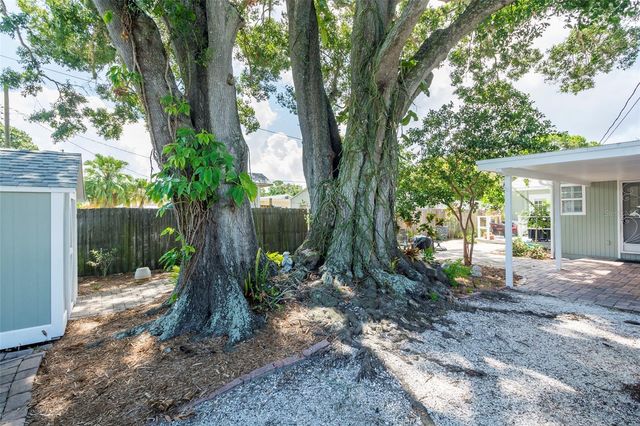 835 49TH AVENUE N, St Petersburg, FL 33703