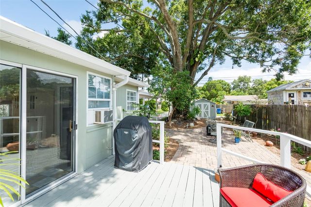 835 49TH AVENUE N, St Petersburg, FL 33703