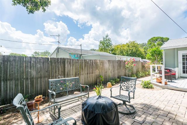 835 49TH AVENUE N, St Petersburg, FL 33703