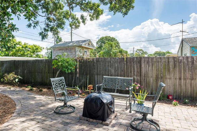 835 49TH AVENUE N, St Petersburg, FL 33703