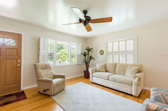 835 49TH AVENUE N, St Petersburg, FL 33703