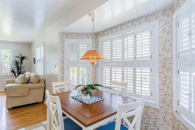835 49TH AVENUE N, St Petersburg, FL 33703