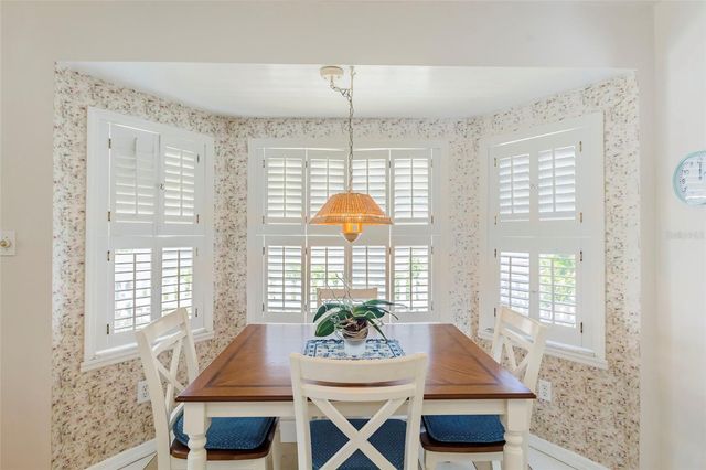 835 49TH AVENUE N, St Petersburg, FL 33703