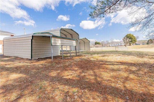 2706 Westfield Road, Mount Airy, NC 27030