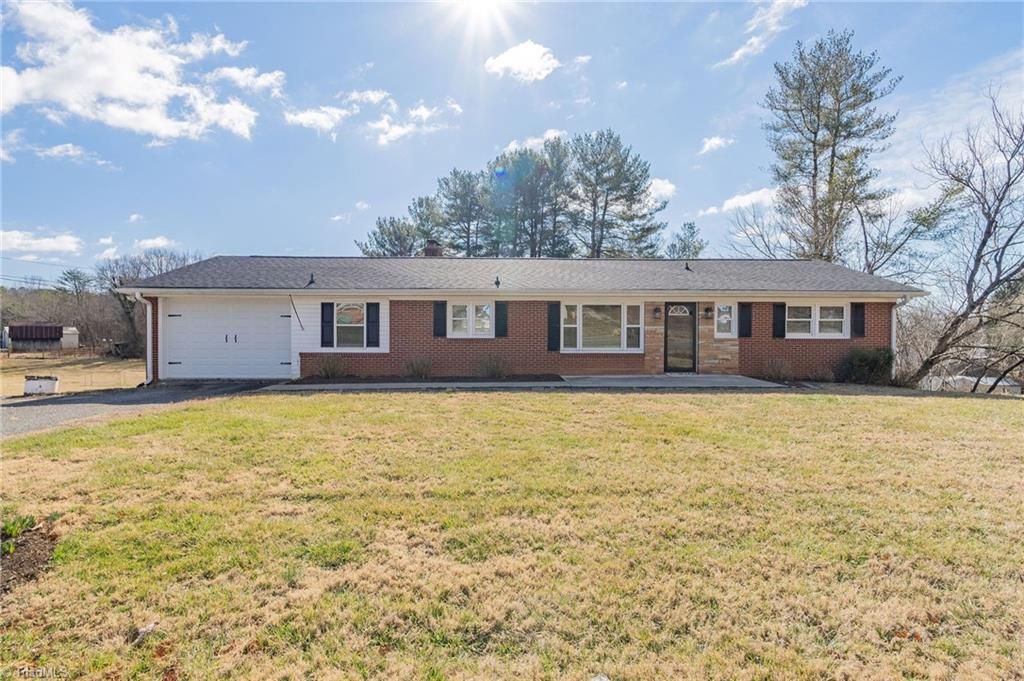 2706 Westfield Road, Mount Airy, NC 27030