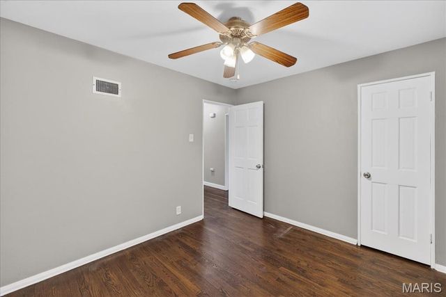 212 Lakeside Drive, Ballwin, MO 63021