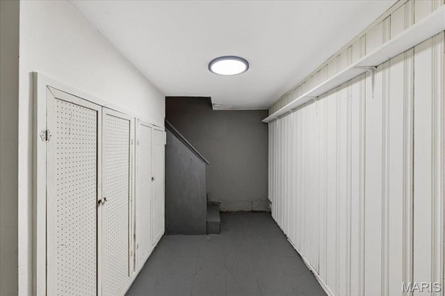 212 Lakeside Drive, Ballwin, MO 63021