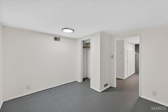 212 Lakeside Drive, Ballwin, MO 63021