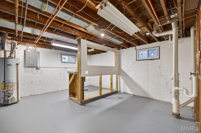 212 Lakeside Drive, Ballwin, MO 63021