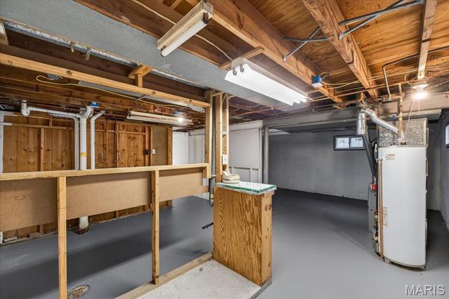 212 Lakeside Drive, Ballwin, MO 63021