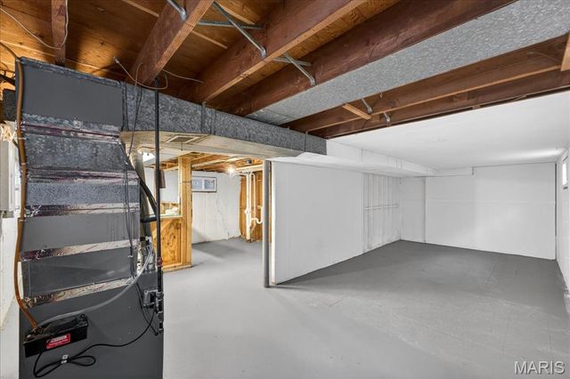 212 Lakeside Drive, Ballwin, MO 63021