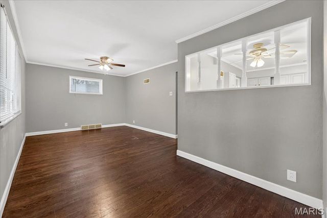 212 Lakeside Drive, Ballwin, MO 63021