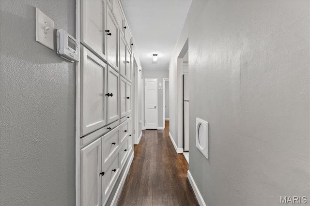 212 Lakeside Drive, Ballwin, MO 63021