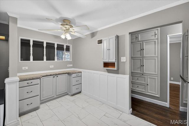 212 Lakeside Drive, Ballwin, MO 63021