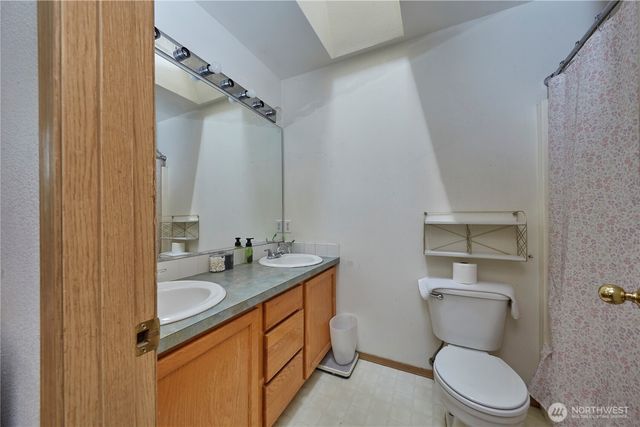 6804 E 132nd Street Ct, Puyallup, WA 98373