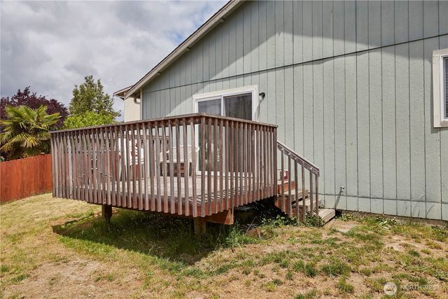 6804 E 132nd Street Ct, Puyallup, WA 98373