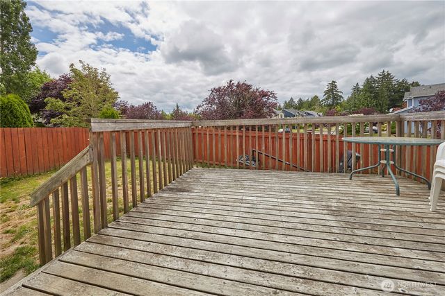 6804 E 132nd Street Ct, Puyallup, WA 98373