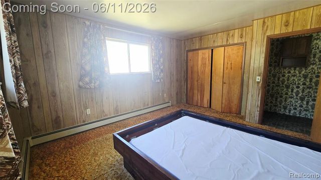 4085 Pine Grove Avenue, Fort Gratiot, MI 48059
