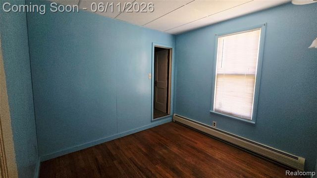 4085 Pine Grove Avenue, Fort Gratiot, MI 48059
