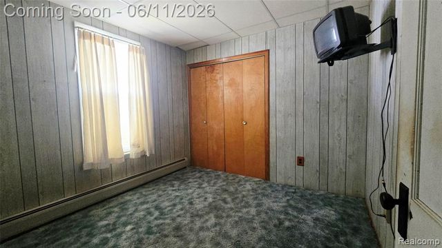 4085 Pine Grove Avenue, Fort Gratiot, MI 48059
