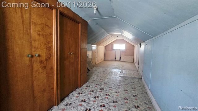 4085 Pine Grove Avenue, Fort Gratiot, MI 48059