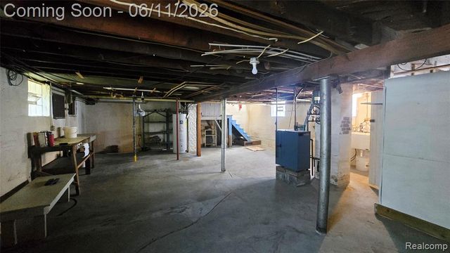 4085 Pine Grove Avenue, Fort Gratiot, MI 48059