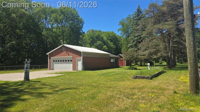 4085 Pine Grove Avenue, Fort Gratiot, MI 48059