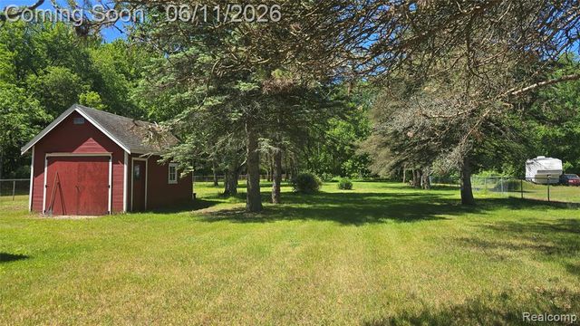 4085 Pine Grove Avenue, Fort Gratiot, MI 48059
