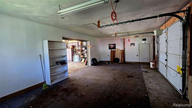 4085 Pine Grove Avenue, Fort Gratiot, MI 48059
