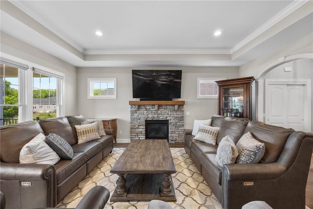 905 Pathway Ln, Webster, NY 14580