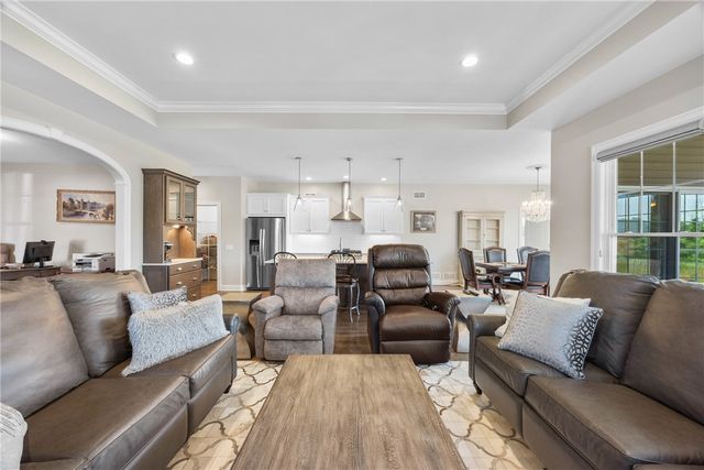 905 Pathway Ln, Webster, NY 14580